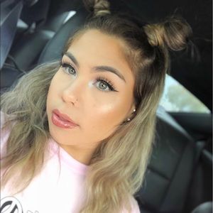 Meet your Posher, Alexandra